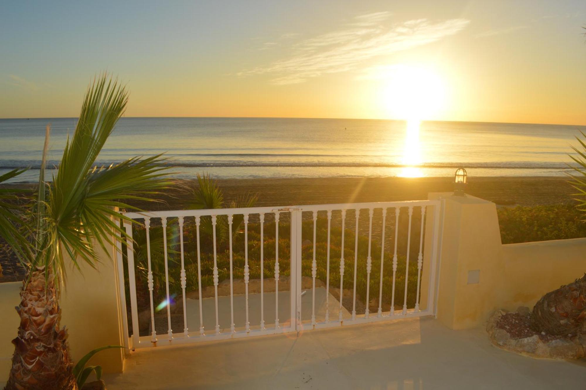 Maravilloso Apartamento Amanecer Cabo A Pie De Playa Y Mar En Chalet Roquetes Alicante Exterior photo